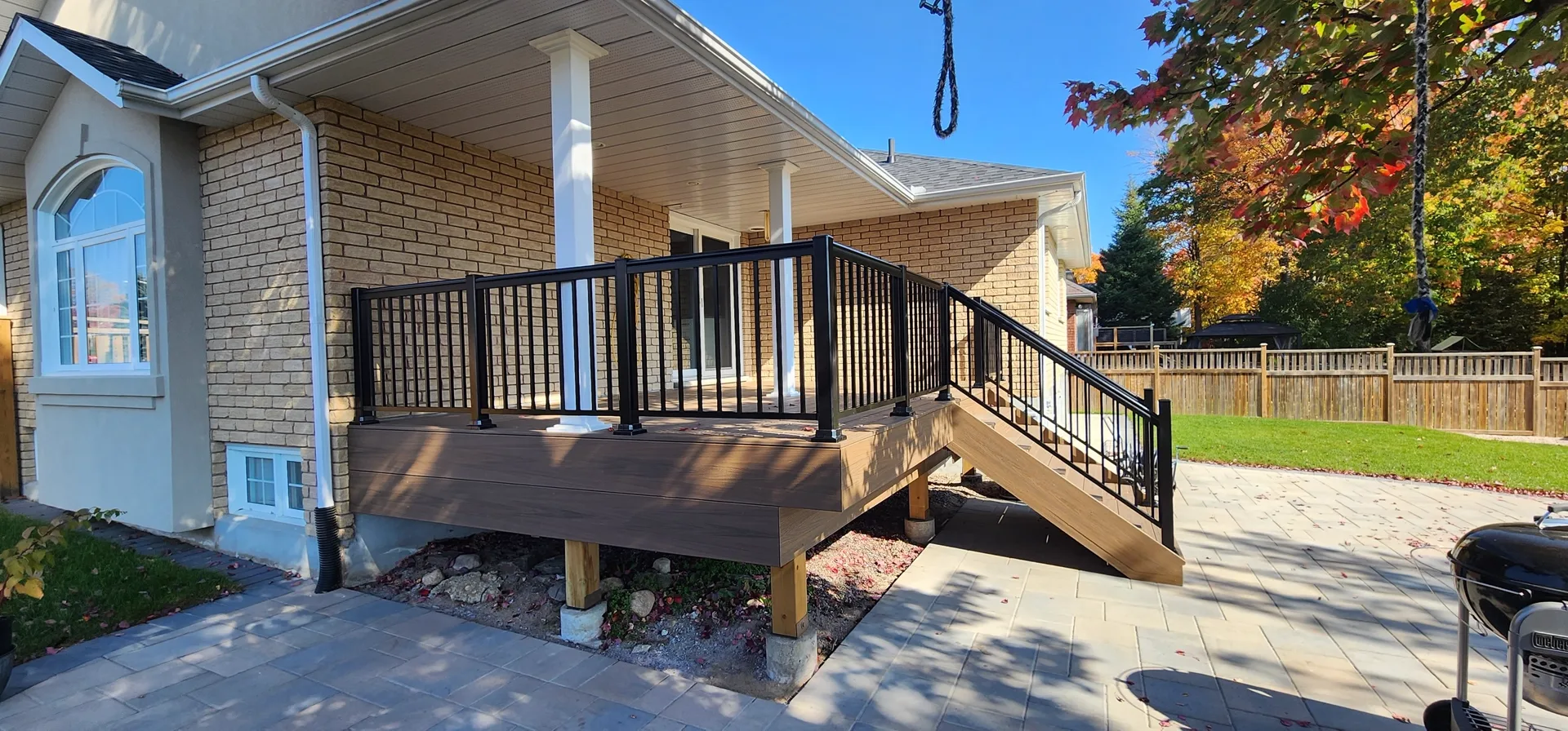 Deck with aluminum railings
